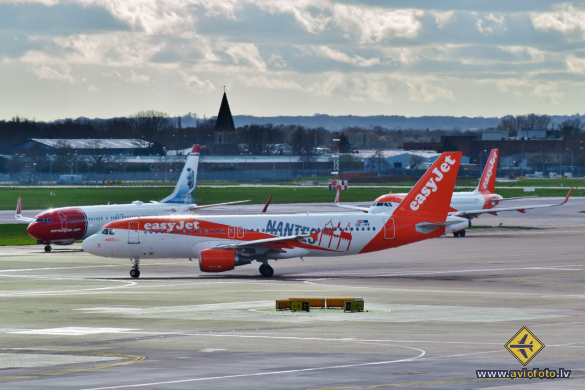 Airbus A320-214